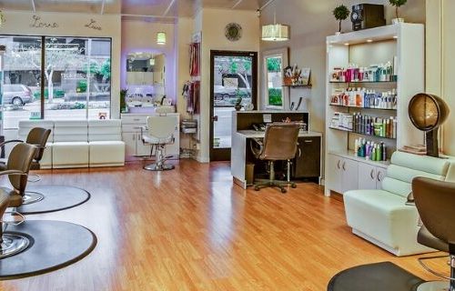 H3 Hair Salon – 50% Off Full Highlights includes Shampoo & Conditioner/Blowout & Style